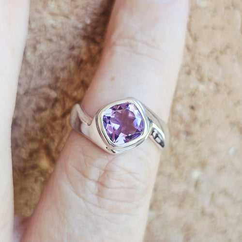 Amethyst Faceted Ring | Purple diamond