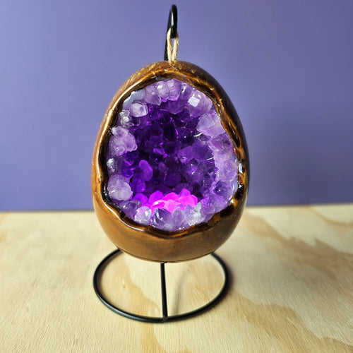 Amethyst Lamp | Violet Cosmic Glow