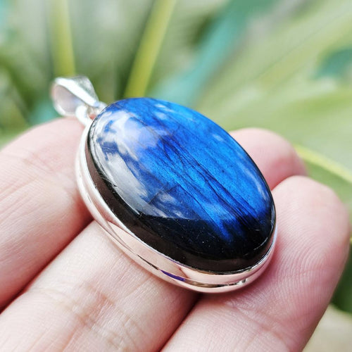 Blue Labradorite Pendant | Aurora Within