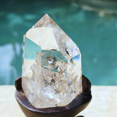 Brazilian Clear Quartz Generator on Stand | Rainbow Spectrum