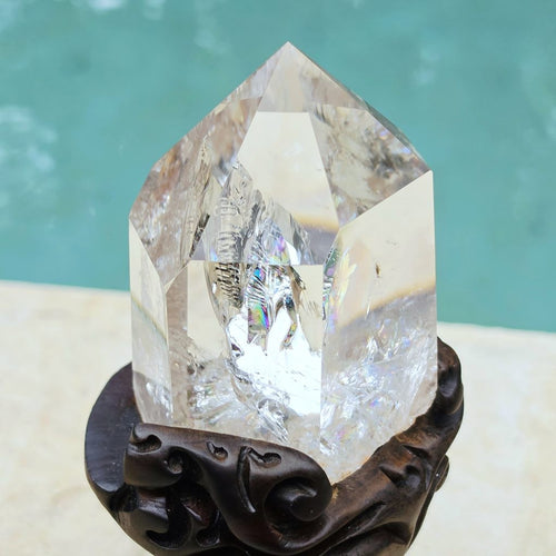 Brazilian Clear Quartz Generator on Stand | Rainbow Spectrum