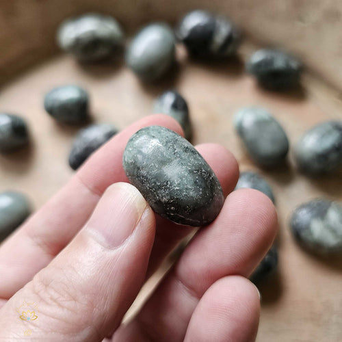 Emerald Tumbled Stones