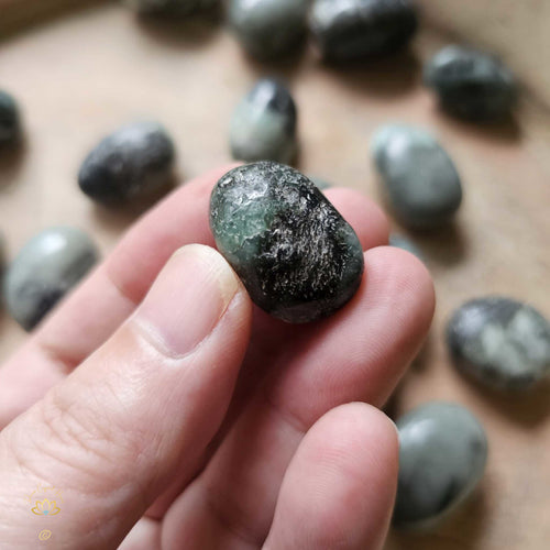 Emerald Tumbled Stones