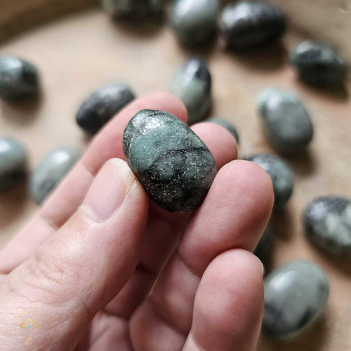 Emerald Tumbled Stones