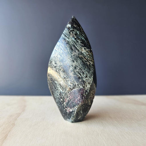 Garnet & Fuchsite Flame | Heart Of Gaia