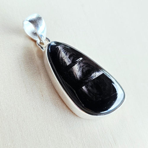 Hypersthene Pendant | The Silent Observer
