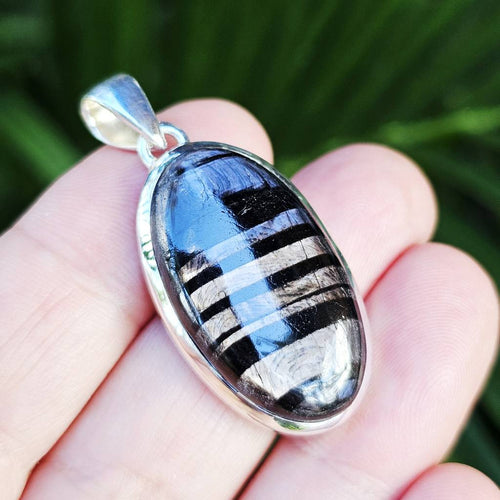 Hypersthene Pendant | Wave Of Calm