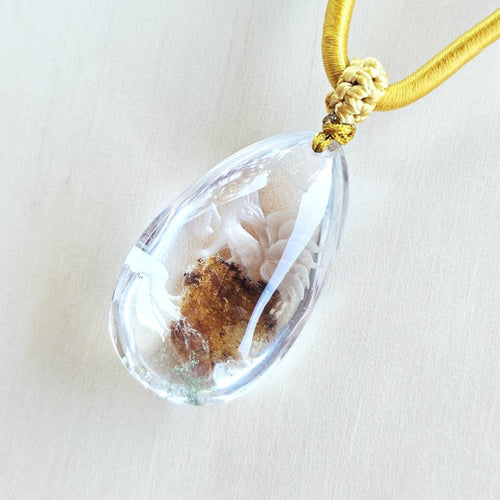 Inclusion Quartz Reverse Etched 9 Tail Fox | Necklace
