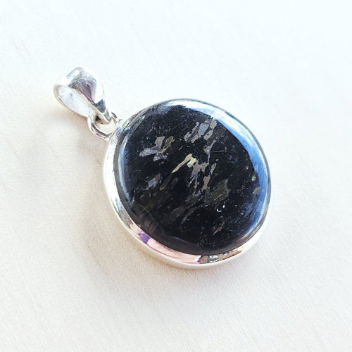 Nuummite Pendant | The Wayshower