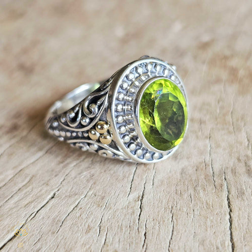 Peridot Faceted Ring | Inner Clarity