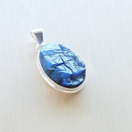 Raw Blue Labradorite Pendant | Aurora Mystique