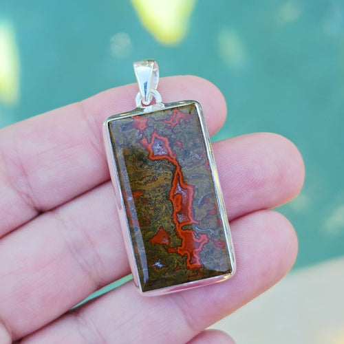 Seam Agate Pendant | Energy Stabilised
