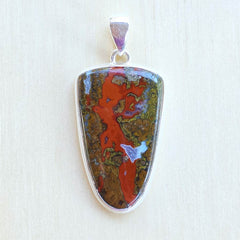 Seam Agate Pendant | Grounded Effect