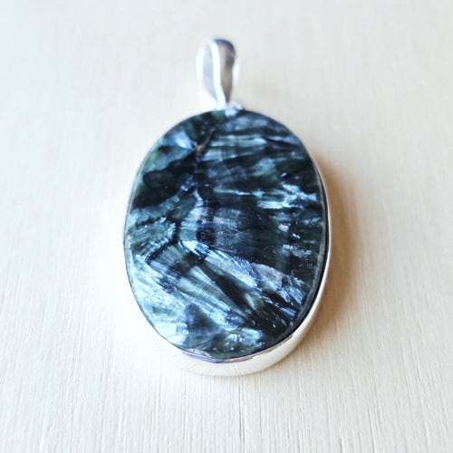 Seraphinite Pendant | Emerald Ascension