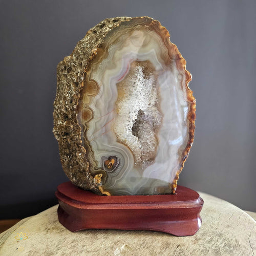 Agate with Stand 2.16kgs