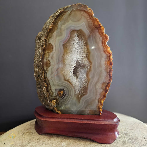 Agate with Stand 2.16kgs