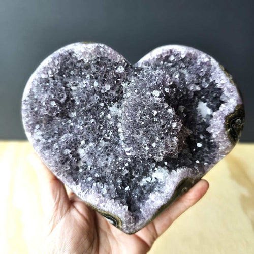 Amethyst | Extra Large Heart 1.4kgs