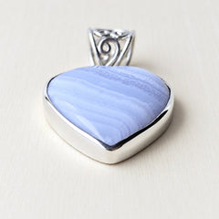 Blue Lace Agate Heart Pendant | Soothing Vibes