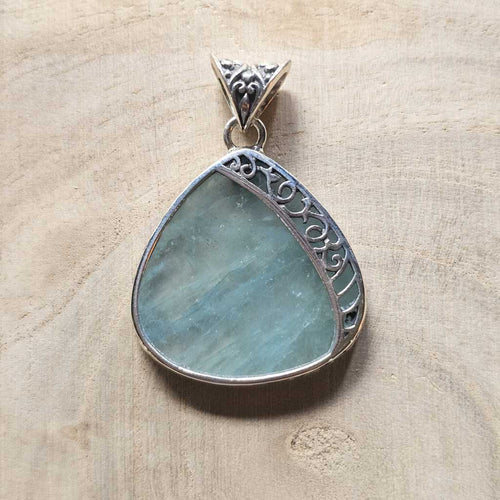 Aquamarine Pendant | Silent Communication