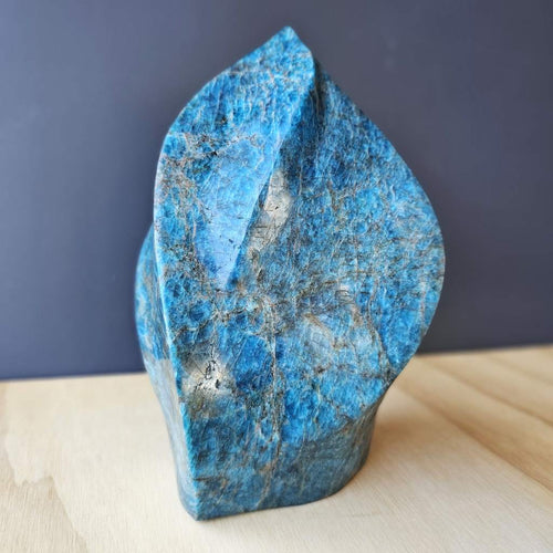 Blue Apatite Extra Large Flame | Soft Authority