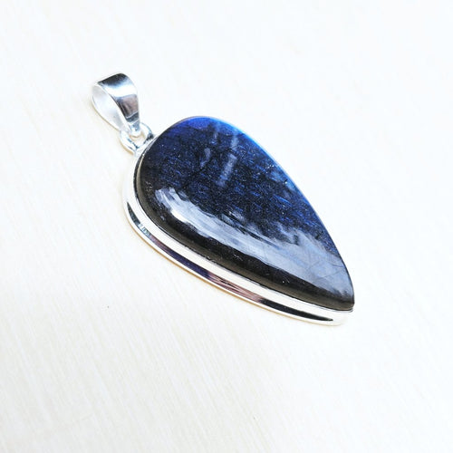 Blue Fire Labradorite Pendant | Aurora Within