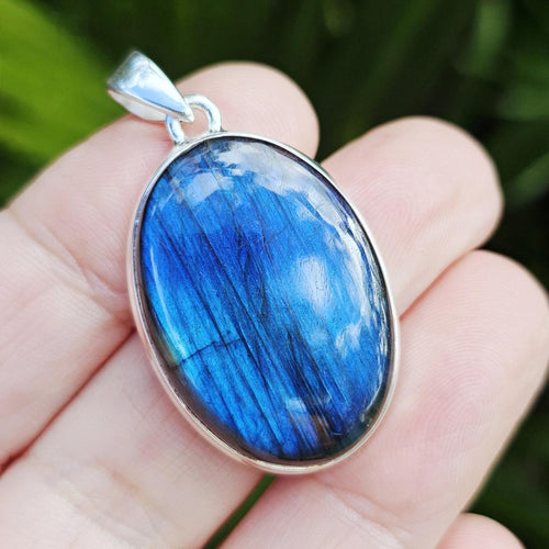Blue Labradorite Pendant | Aurora Within