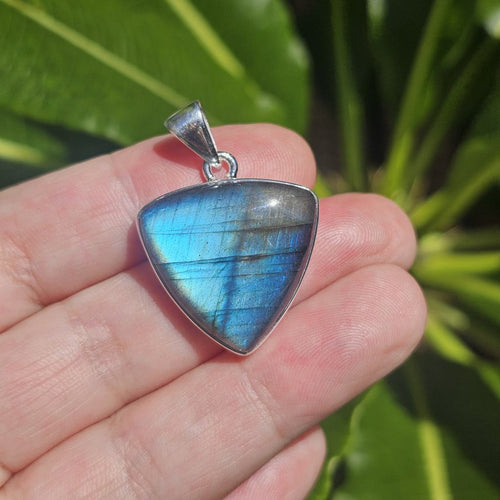 Blue Labradorite Pendant | Inner Mystic