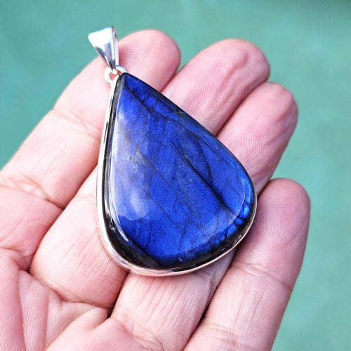 Blue Labradorite Pendant | Mystical Energy