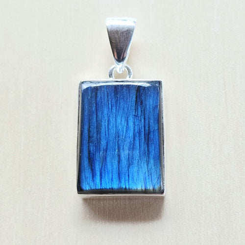 Blue Labradorite Pendant | Mystical Energy
