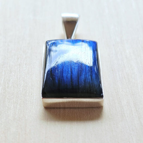 Blue Labradorite Pendant | Mystical Energy