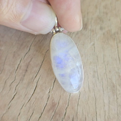 Blue Moonstone Pendant | Soothing Vibration