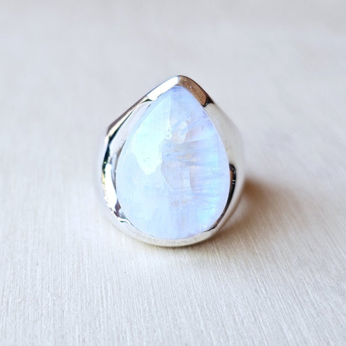 Blue Moonstone Ring | Divine Lunar Goddess