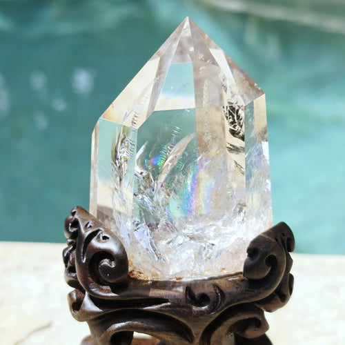 Brazilian Clear Quartz Generator on Stand | Rainbow Spectrum