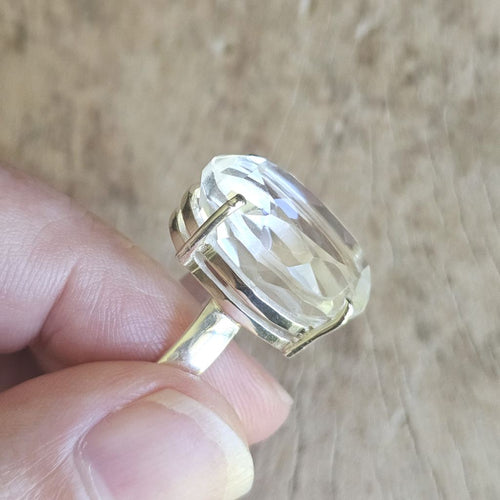 Clear Quartz Ring | Aura Cleanse