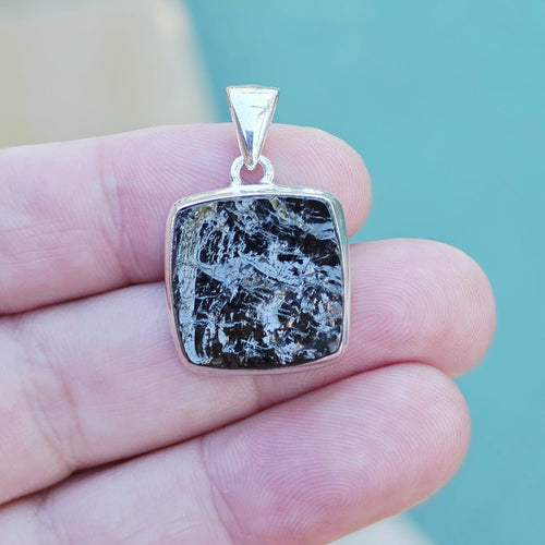 Elite Shungite Pendant | Organic Cleanse