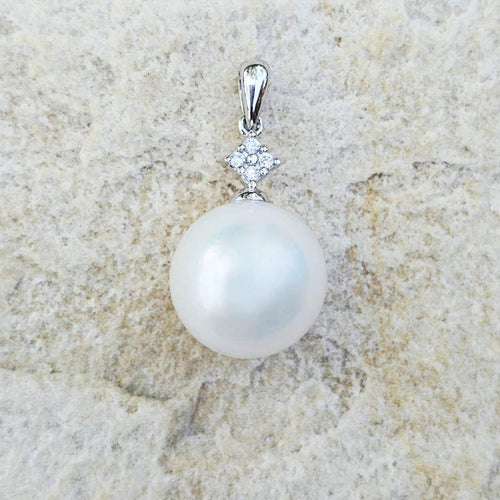 Freshwater Cultured Pearl & CZ Pendant | Pearl Radiance