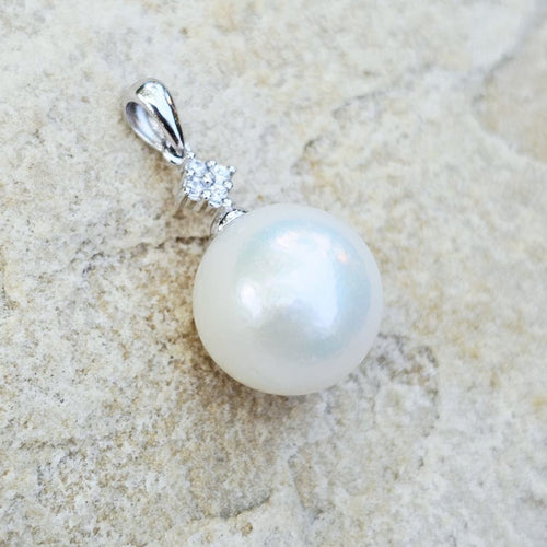 Freshwater Cultured Pearl & CZ Pendant | Pearl Radiance