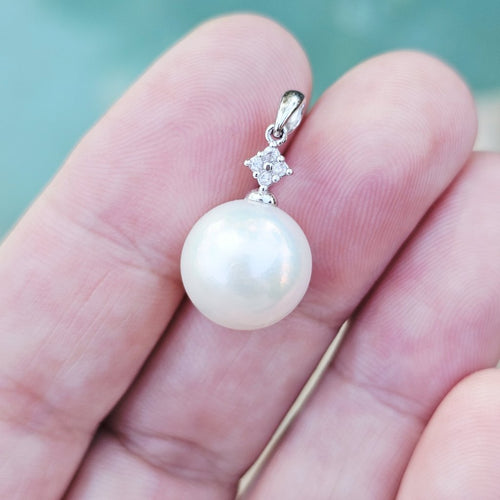 Freshwater Cultured Pearl & CZ Pendant | Pearl Radiance