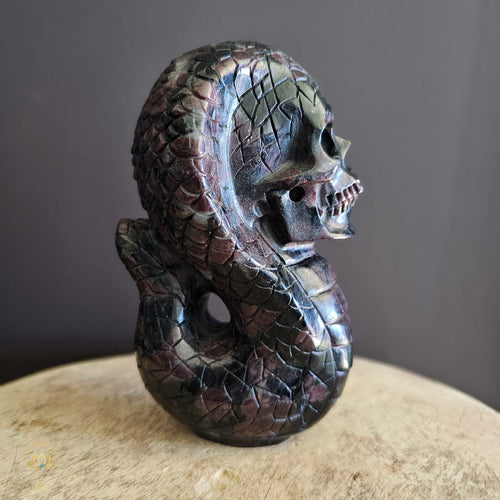 Garnet & Arfvedsonite Cobra Skull | Metamorphosis