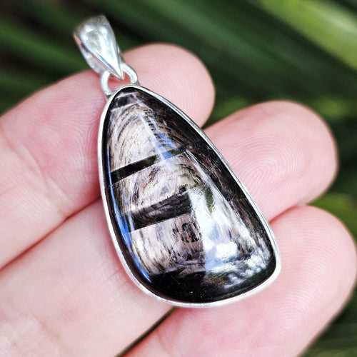 Hypersthene Pendant | The Silent Observer