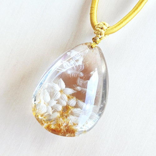 Inclusion Quartz Reverse Etched Flowers | Necklace