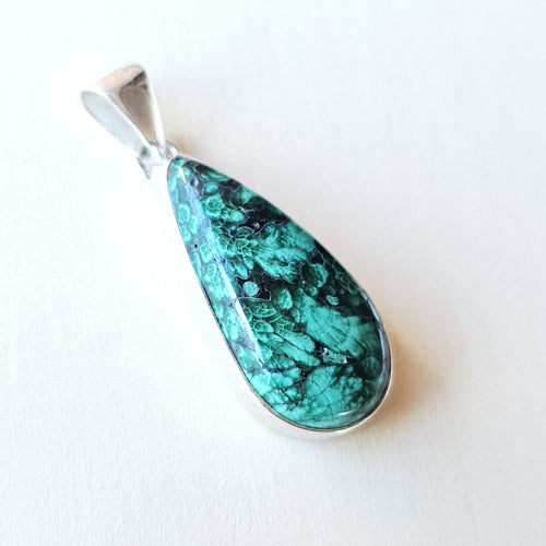 Malachite (velvet) Pendant | Love Extension