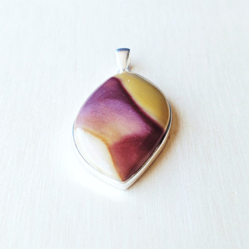 Mookaite Pendant | Earthbound Wanderer