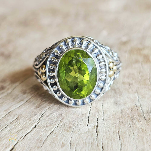 Peridot Faceted Ring | Inner Clarity