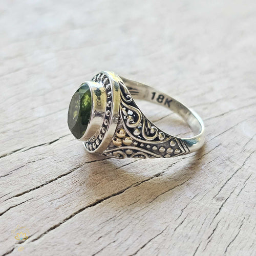 Peridot Faceted Ring | Inner Clarity