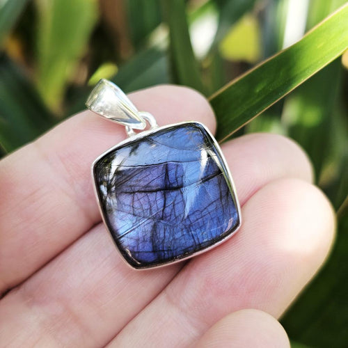 Purple Labradorite Pendant | Mystic Quadrant