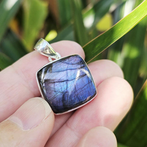 Purple Labradorite Pendant | Mystic Quadrant