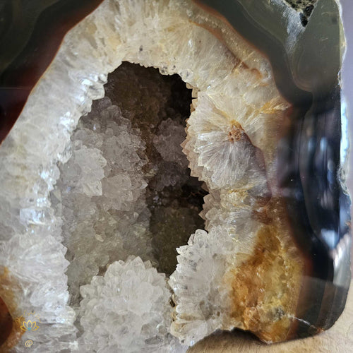 Quartz in Agate | Geode 2.7kgs