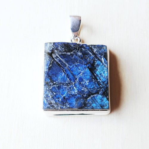 Raw Blue Labradorite Pendant | Aurora Mystique