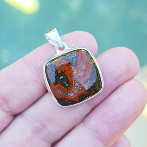 Seam Agate Pendant | Calming Presence